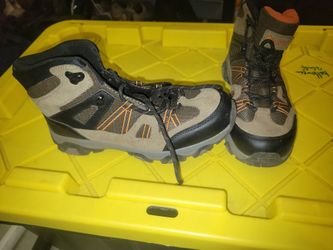 Hiking boots for kids