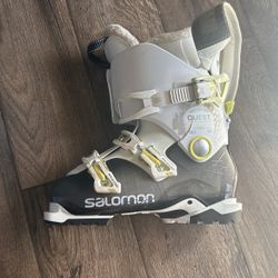 Salomon Ski Boots Size 26 Women’s