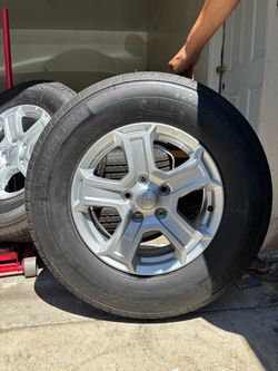 5  new wheels and tires Michelin 245/75/17 500