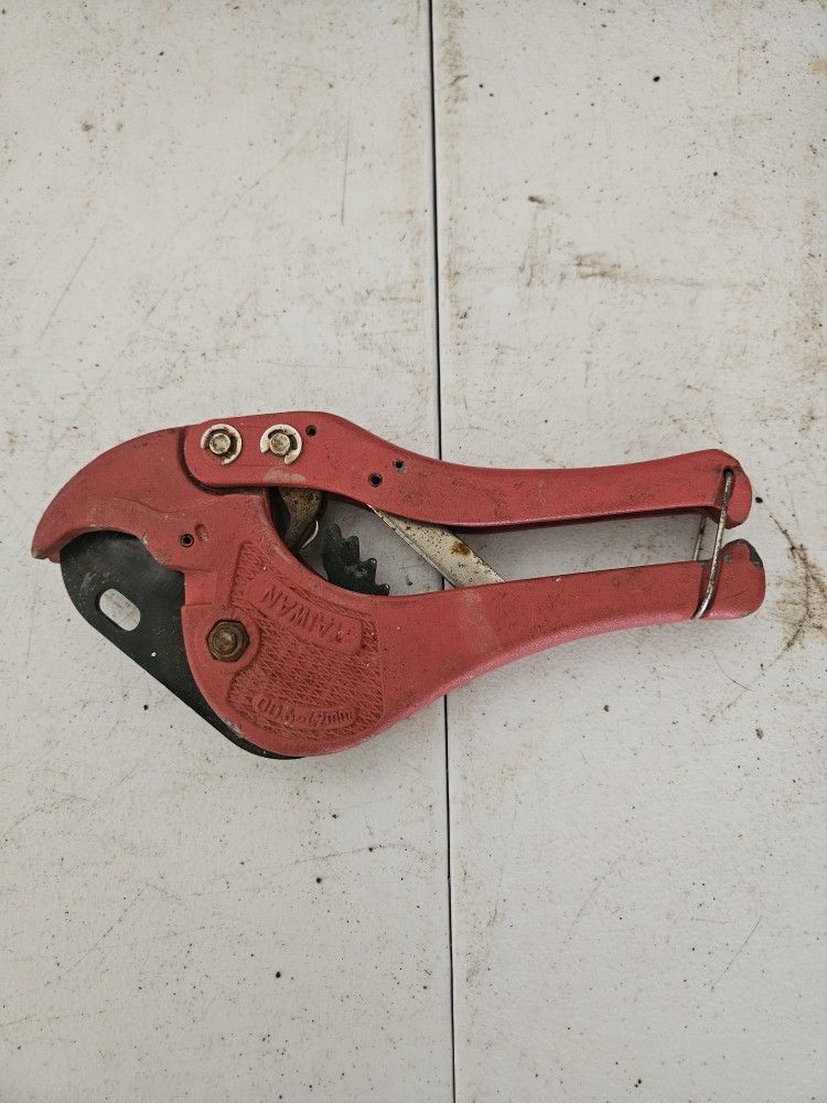 PVC Pipe Cutter