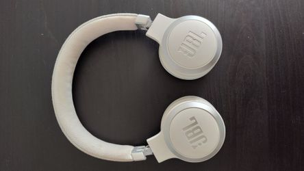 JBL Live 670NC (White)