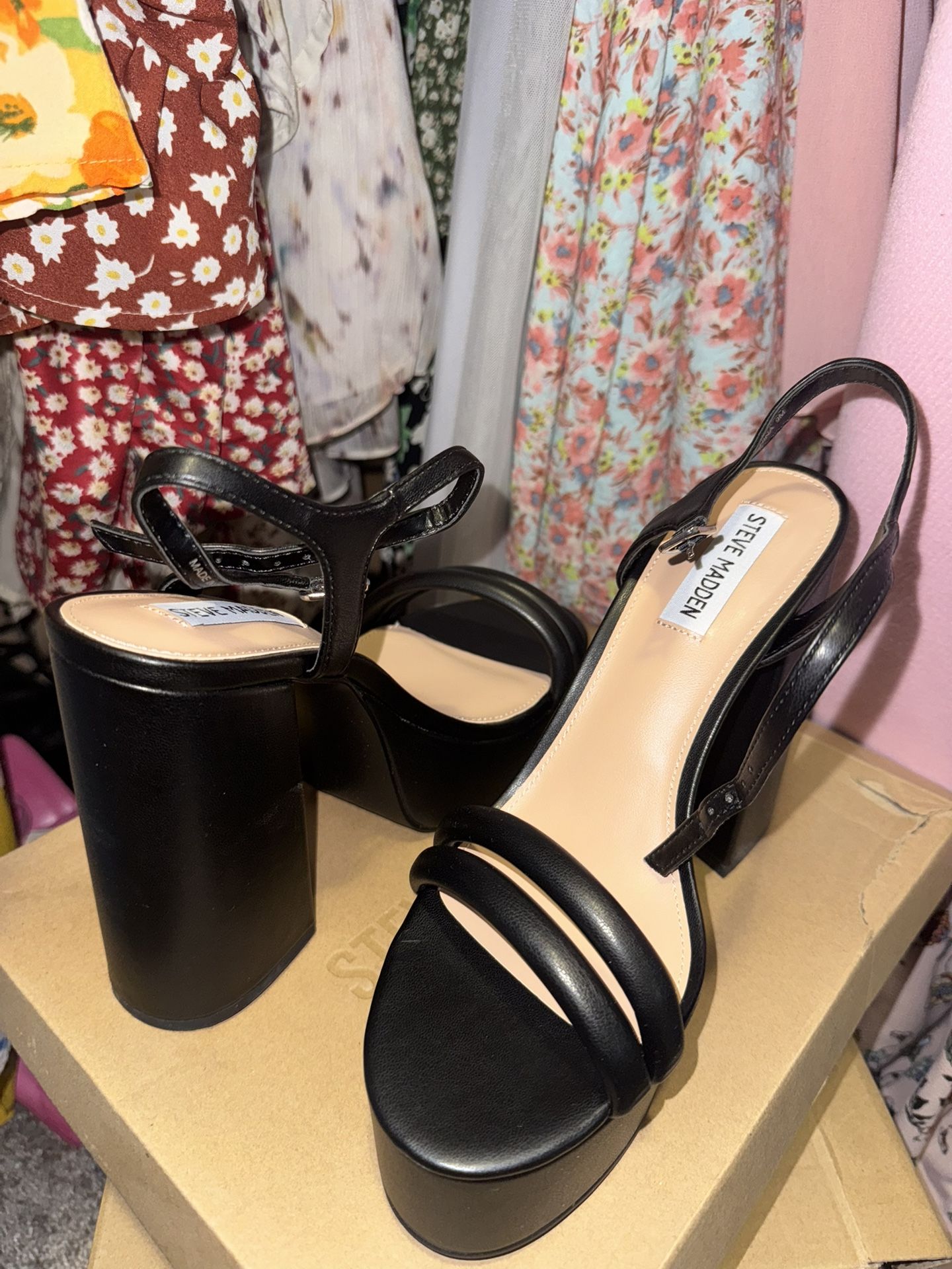 Steve Madden – Women’s Size 9