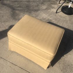 30x22x18” Material Ottoman