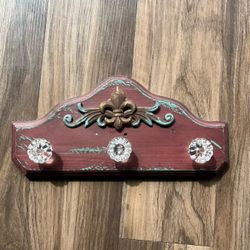 Elegant Triple Glass Hook Rack with Metal Insignia