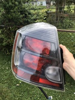 2009 Nissan Sentra rear headlight