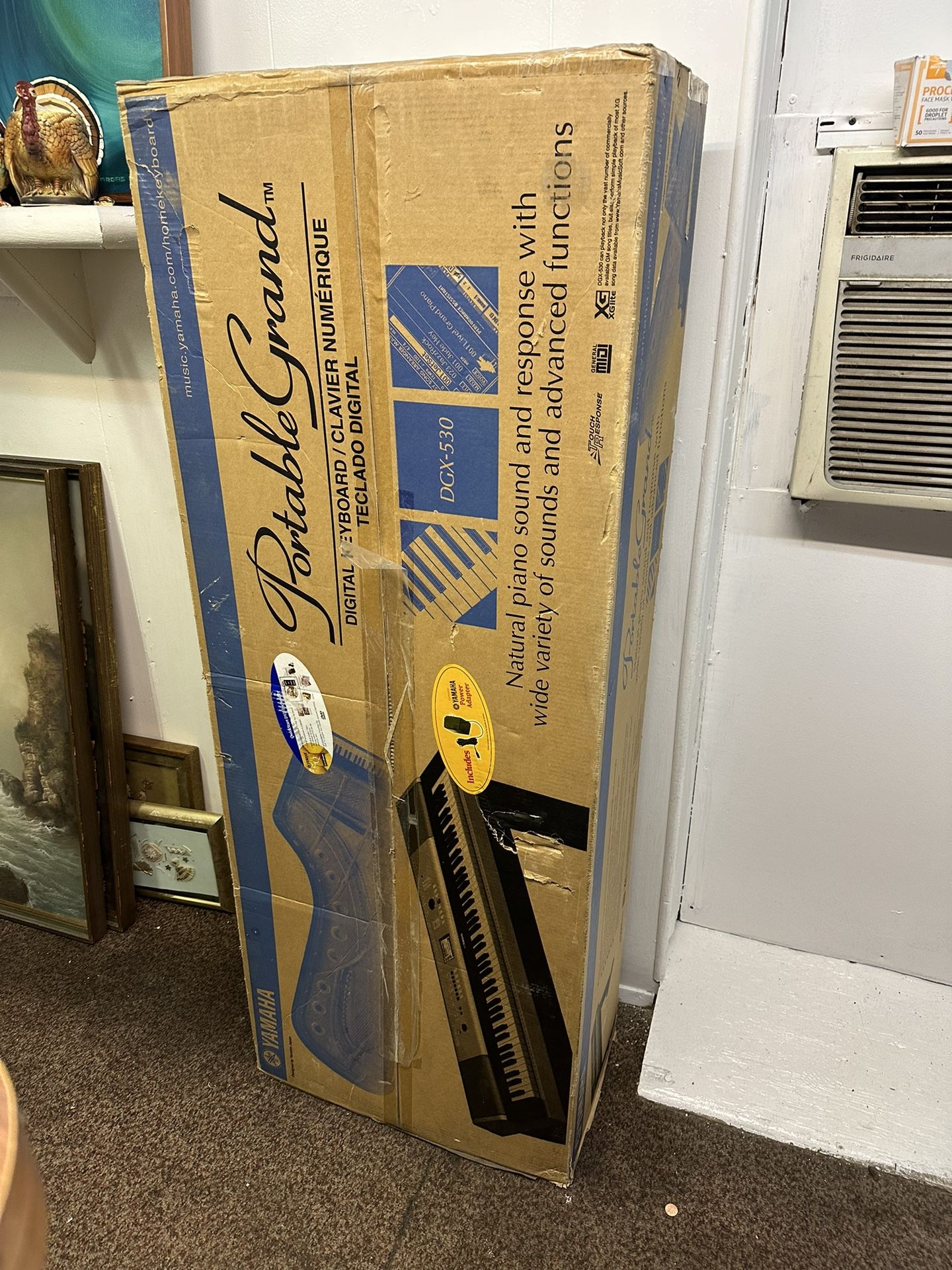 New Still In Box YAMAHA DIGITAL KEYBOARD WITH BENCH