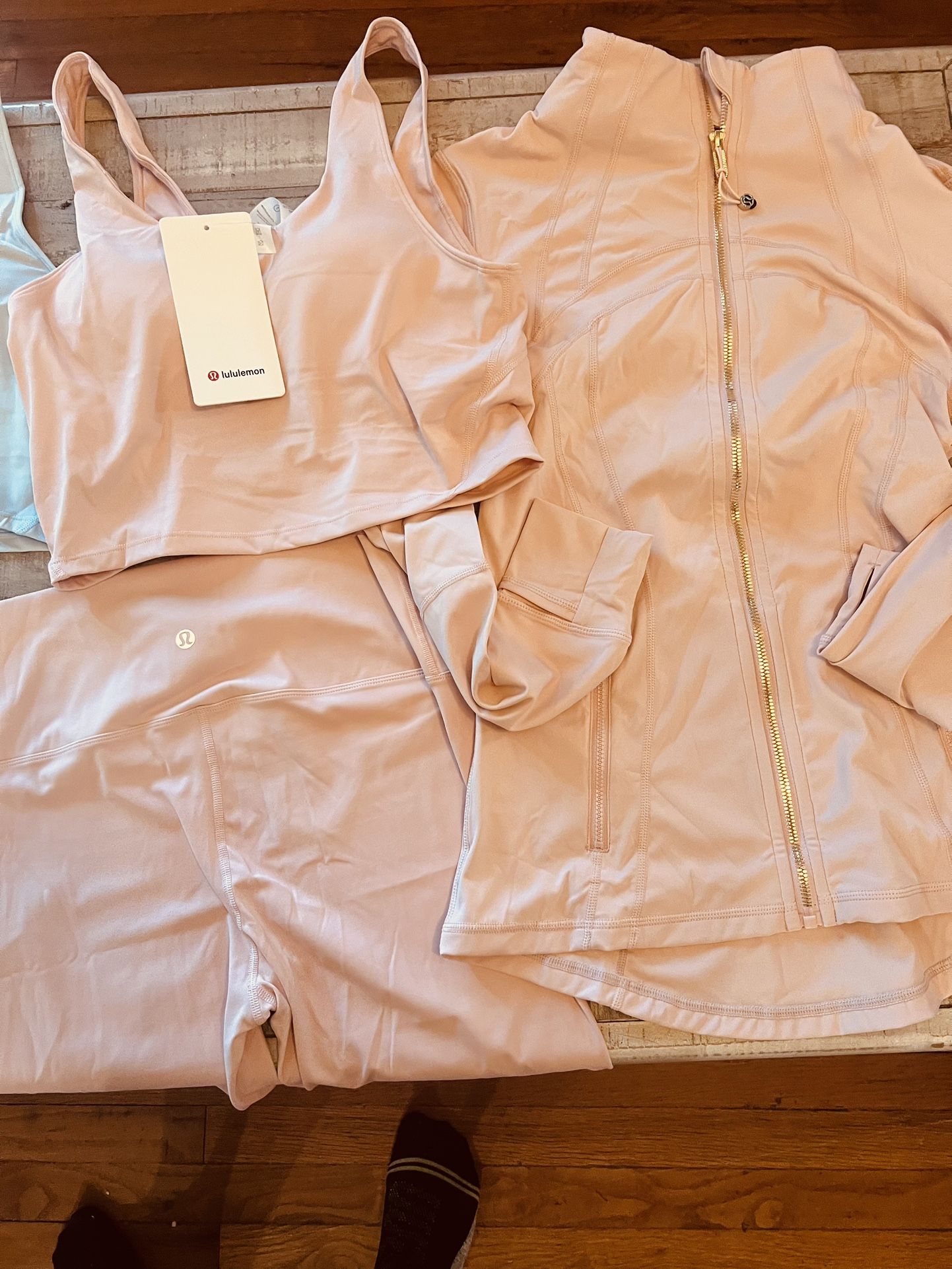 Align Woman Short Set