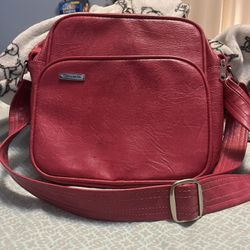 Burgundy vintage shoulder bag #shoulderbag
