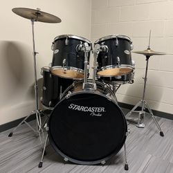 Starcaster Drum Set
