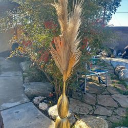 Gold Metal Vase With Pampas 