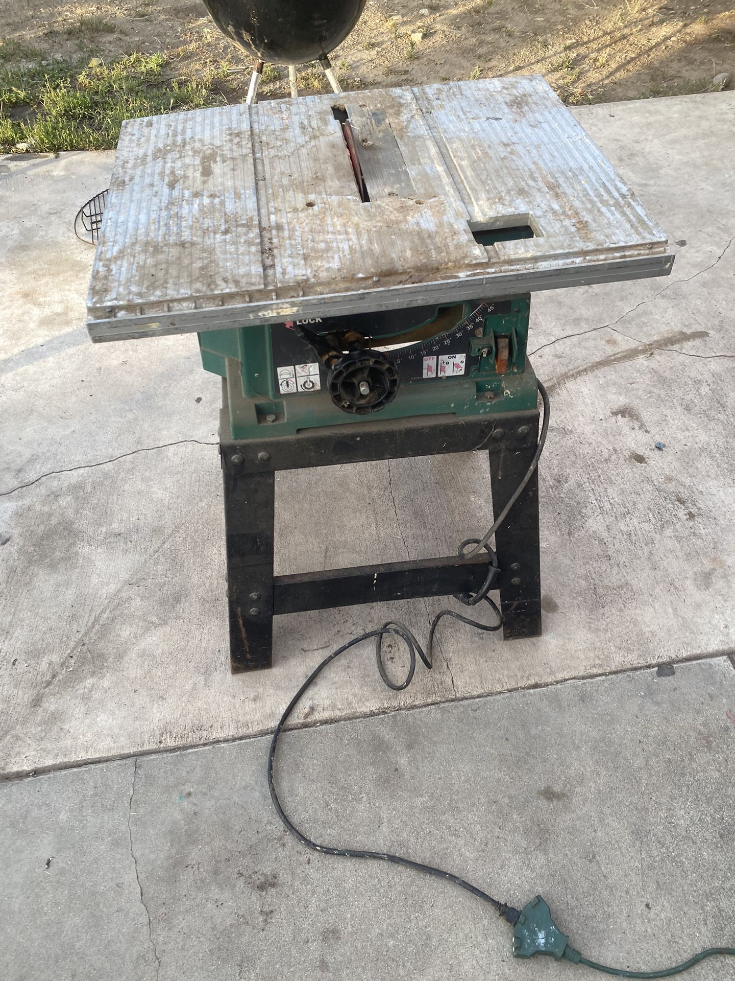 Makita Table Saw