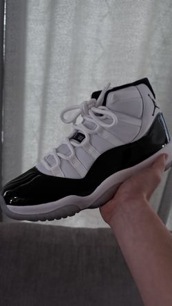 JORDAN 11 MENS SIZE 11.5 Jordan 11 white concords never worn with OG box (2018) OF RELEASE