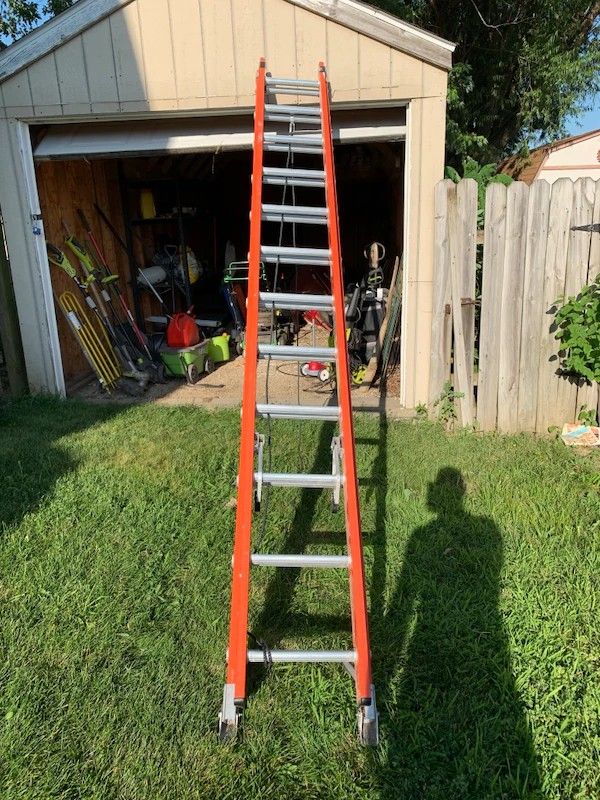 24 ft fiberglass extension ladder for Sale in Seattle, WA OfferUp