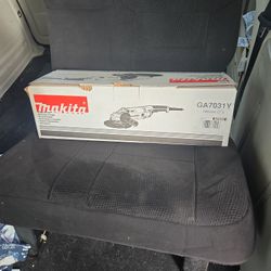 7" Makita Grinder