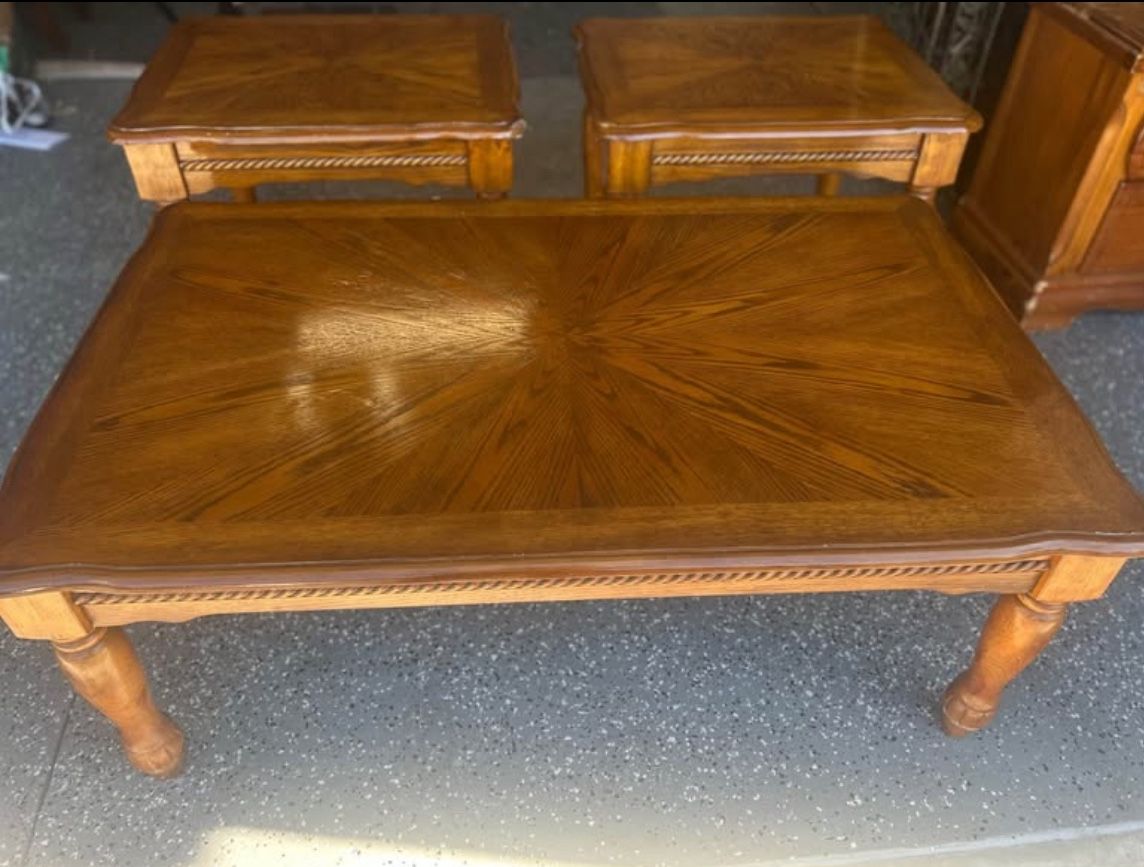 Coffee table With Two End Tables 