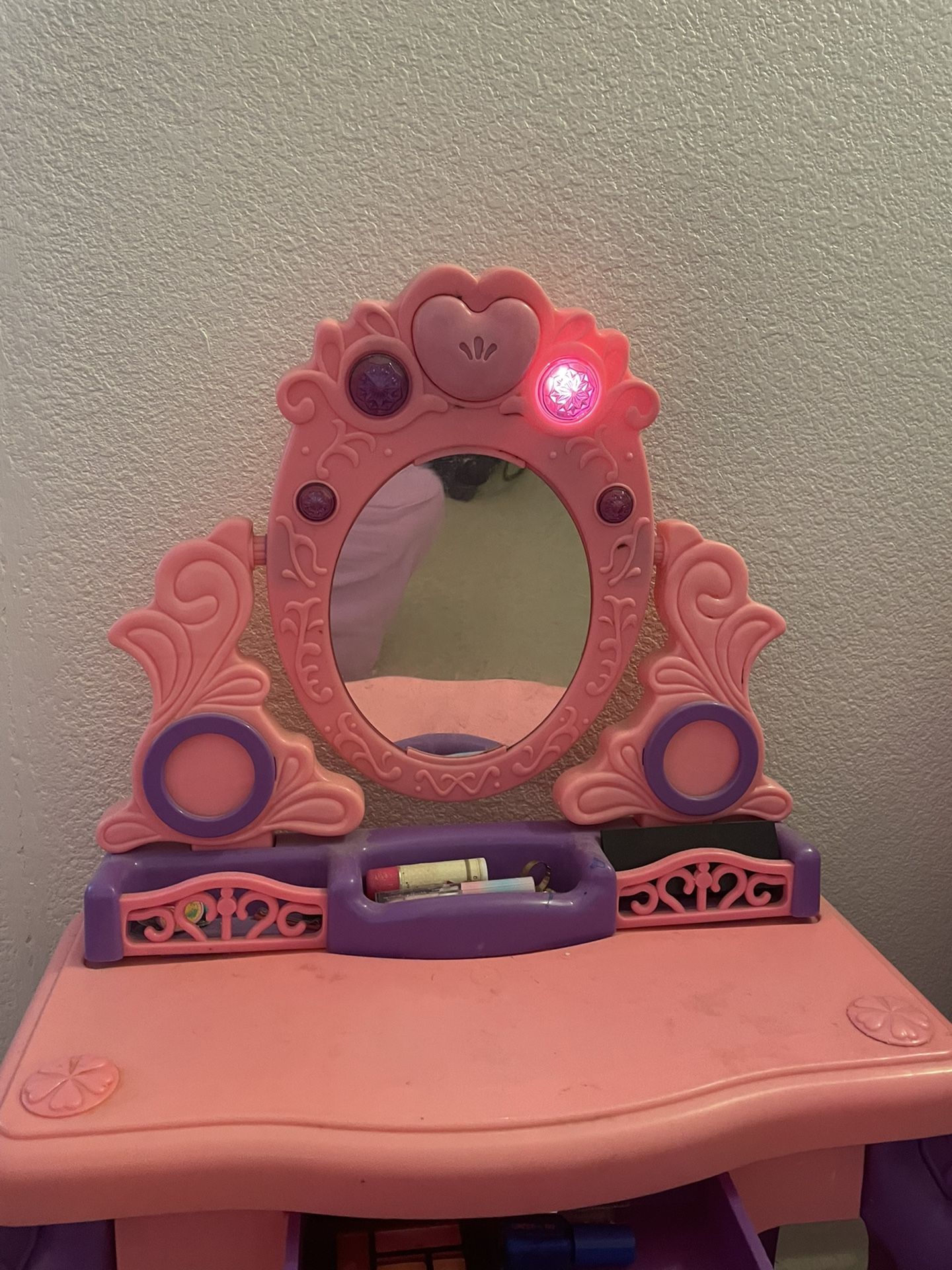 Mini Vanity Makeup Table