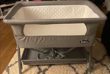 INFANS Baby Bassinet Bedside Crib, Newborn Sleeper w/Large Storage Basket, Adjustable Heights, Detachable &Washable Mattress, Breathable Mesh, Straps,