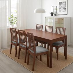Expandable Table With 4 Chairs