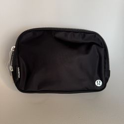 NWT Lululemon Large Belt Bag