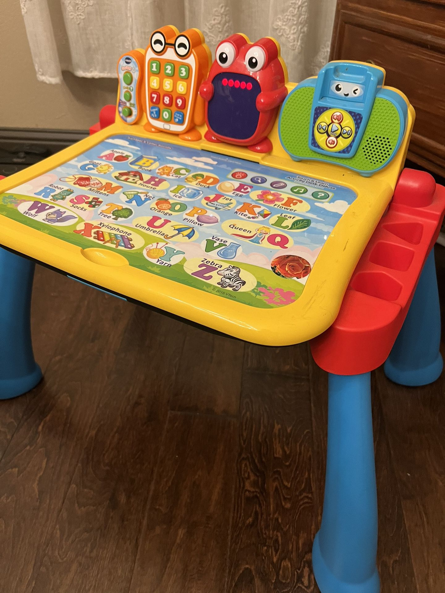 Vtech touch and learn activity desk deluxe