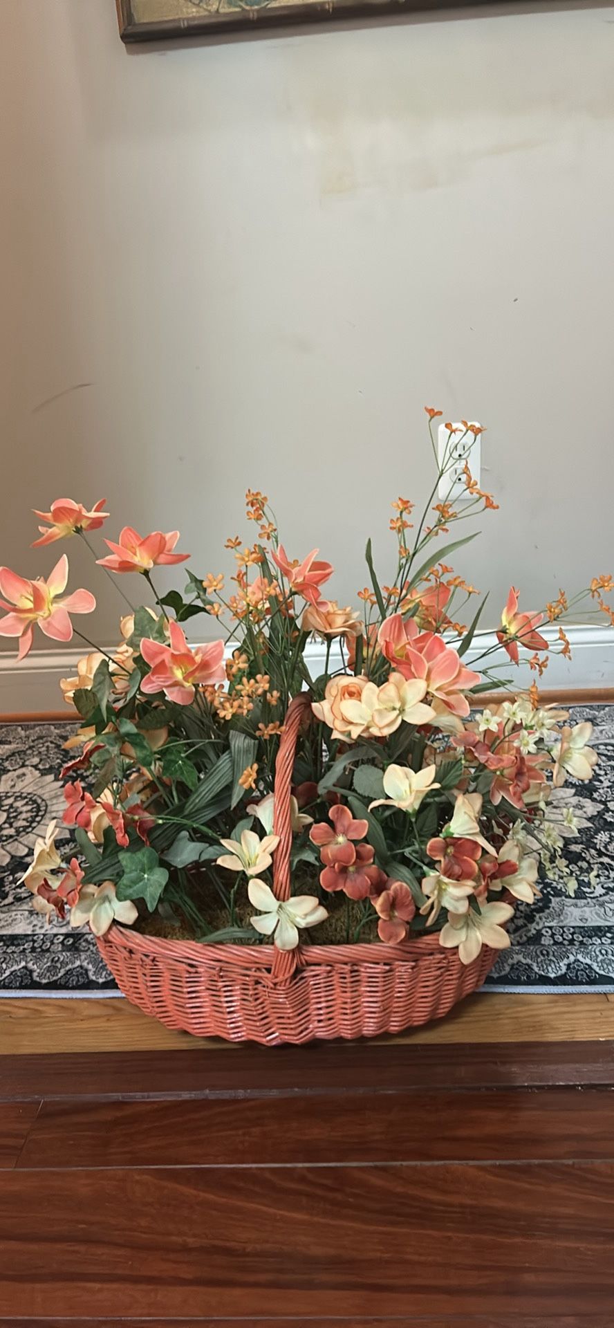 Basket 🧺 With Flowers 💐 Centerpiece 