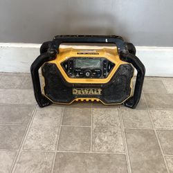 Dewalt DCR028 Jobesite Bluetooth Radio 