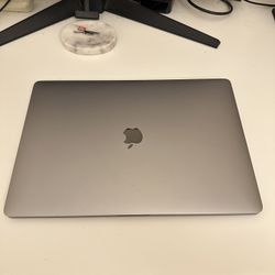 2019 MacBook Pro 16” - Slight Water Damage On Screen