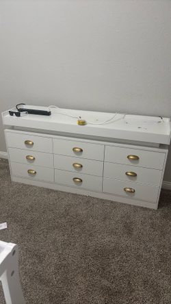 Dresser with led lights