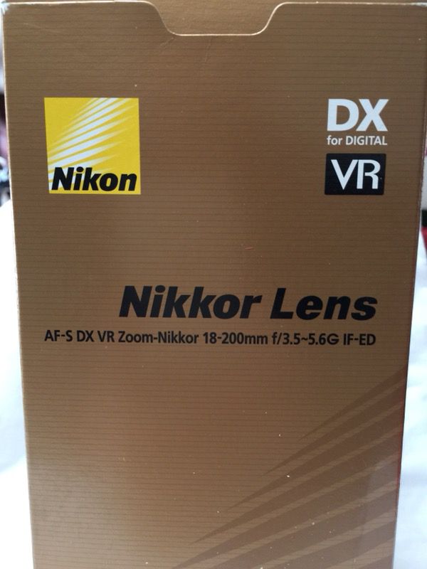 Nikon DX AF-S Nikkor 18-200mm G ED VR Zoom Lens