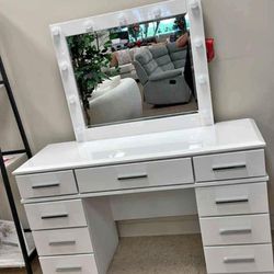 Makeup Vanity Desk Set. Set De Mesita De Maquillaje. Ask For More Info 😁 