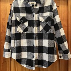 RDI Plaid Shirt Jacket for women. Very cool shirt jacket for ladies. Black and white colors. Pockets on top and on the side. Pre owned (never been wor