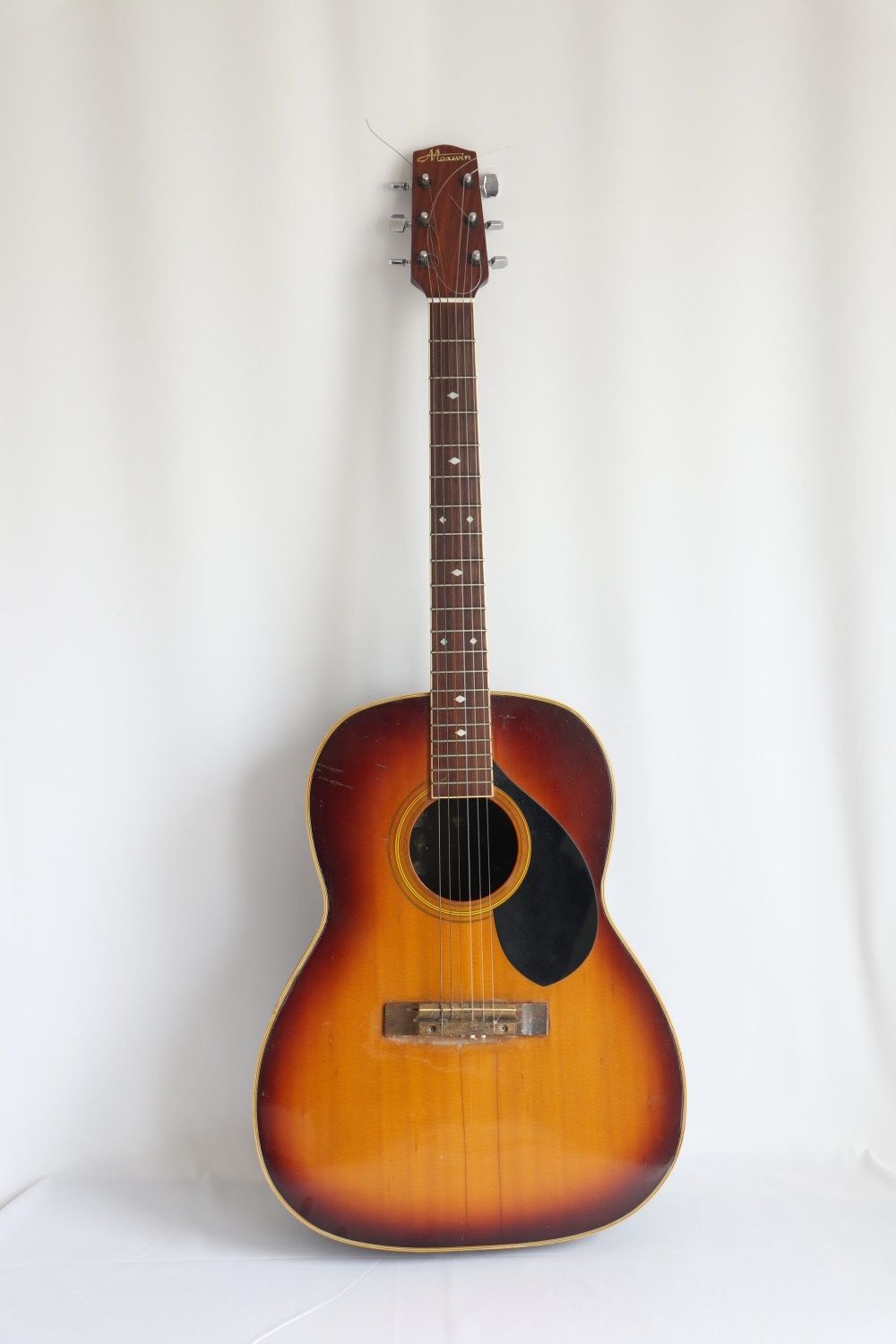 Maxwin Acoustic Guitar