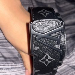 Lv Belt