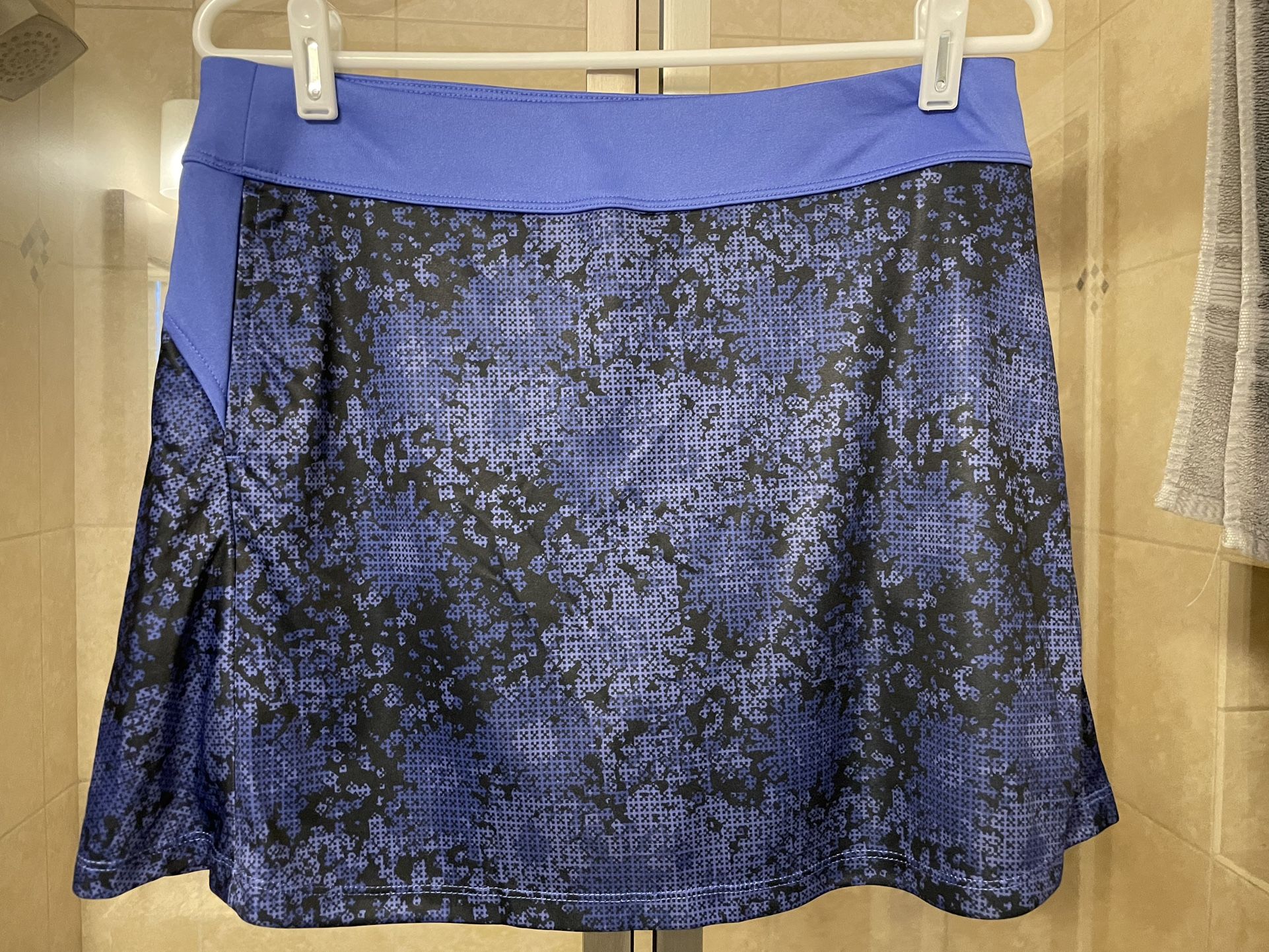 PGA Tour Golf Skorts - New (Never Worn) - Medium