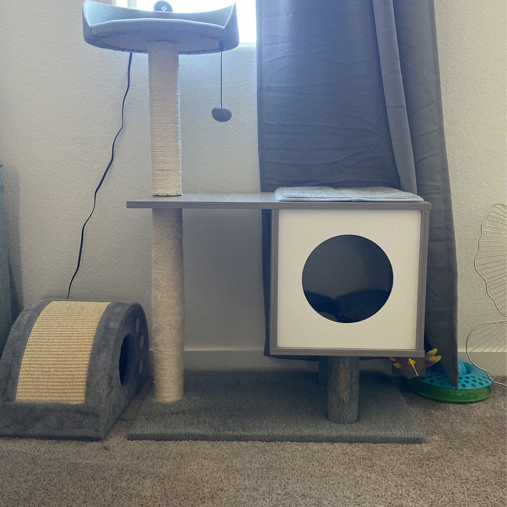 Cat Tree With Scratching Post