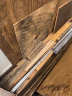 Free wood, 2 metal sheets
