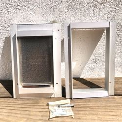 NEW*👉🏻 Ideal Deluxe Pet Door with Aluminum Frame & Locking Cover Option (Silver Lake)