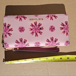 Michael Kors Travel Continental Wallet w/Wristlet