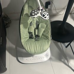 mamaRoo® multi-motion baby swing® 