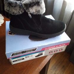 Womens Boots /Shoes