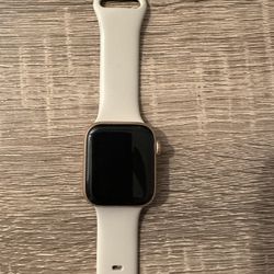 Apple Watch SE (GPS, 40mm), Gold 