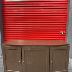 TV stand / DRESSER/ Delivery negotiable