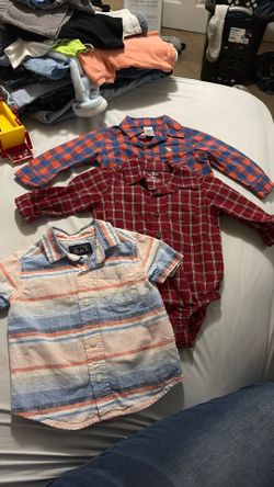 4 button ups 9-12 months ( baby boy )