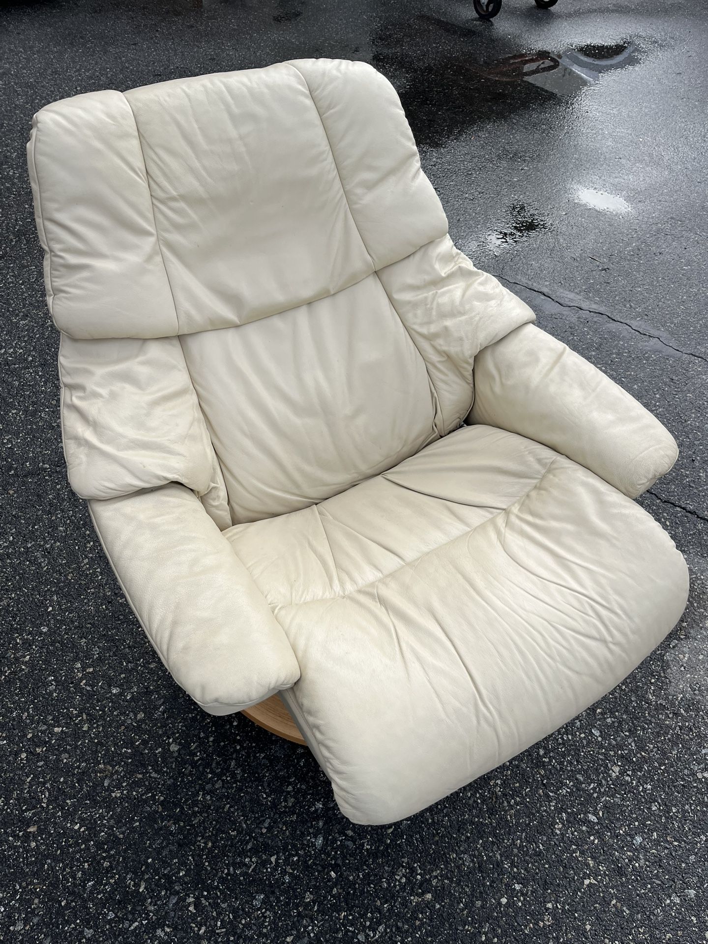Vintage - J Ekornes “Stressless” - MCM Mid Century Modern Style Scandinavian Leather Lounge White