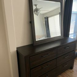 Amazing Drawer Dresser With Mirror