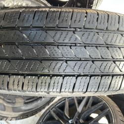 LT 245 75 15 4 For $380.  BRIDGESTONE DUELER  Instaladas 