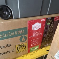 Christmas Tree 7.5 Ft Tall