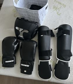 MMA/BOXING GEAR