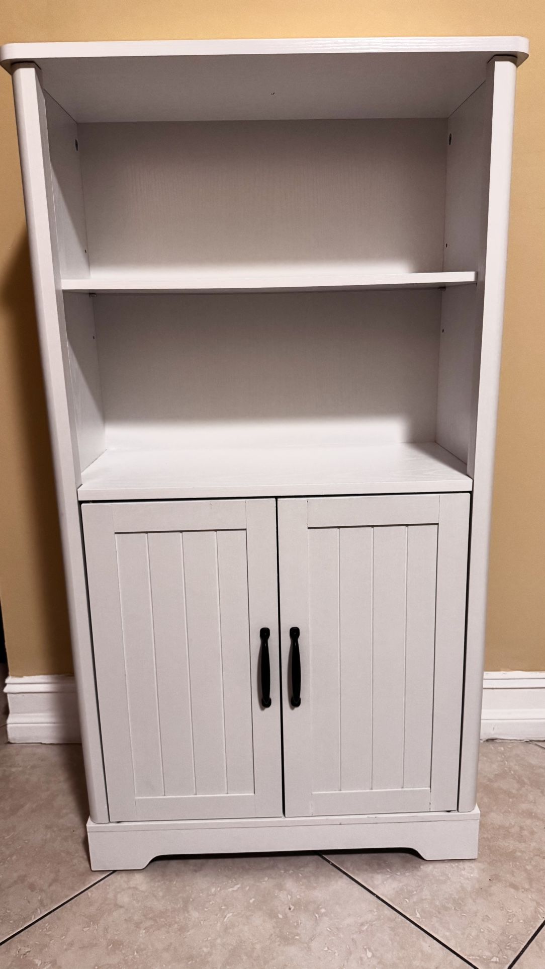 White Storage Cabinet – Great Condition