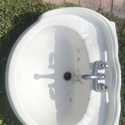 Complete Pedestal Sink 